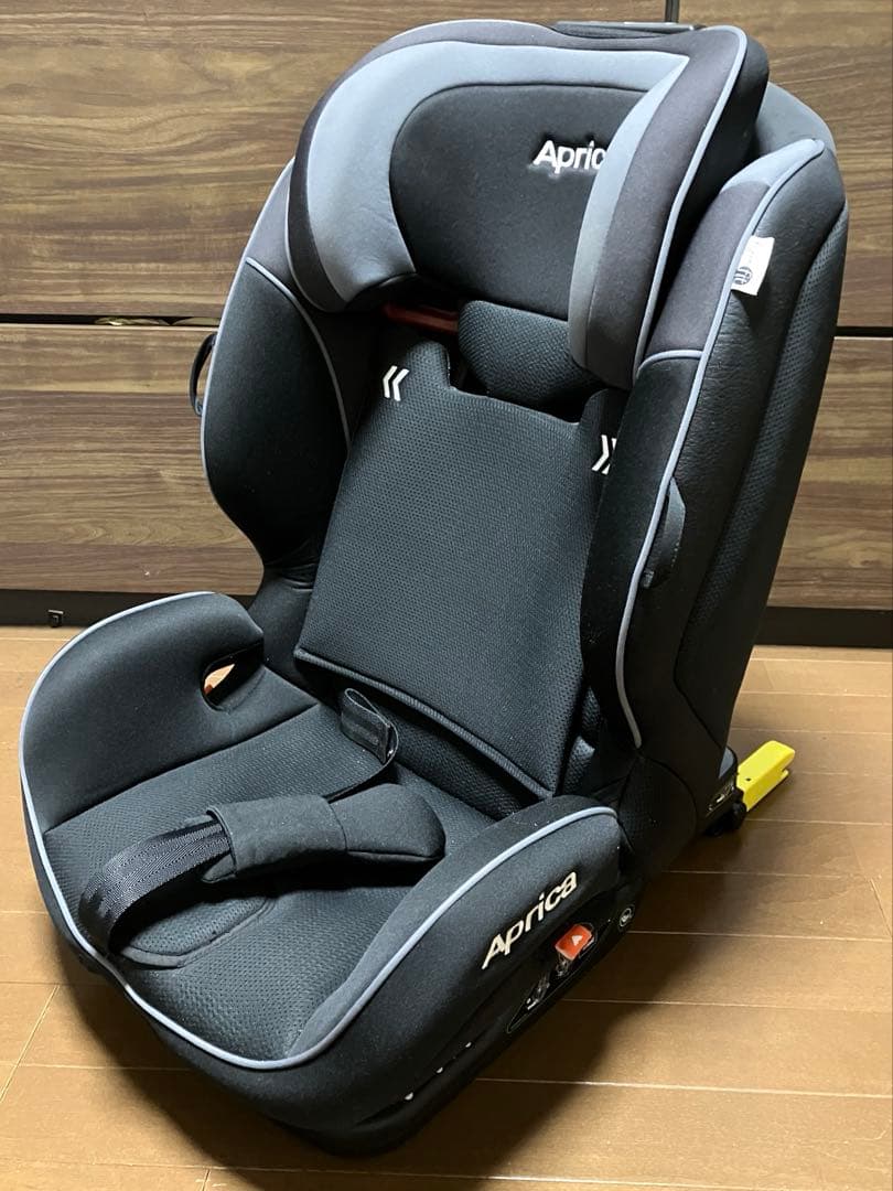 Aprica formfit チャイルド&ジュニアシート ISOFIX