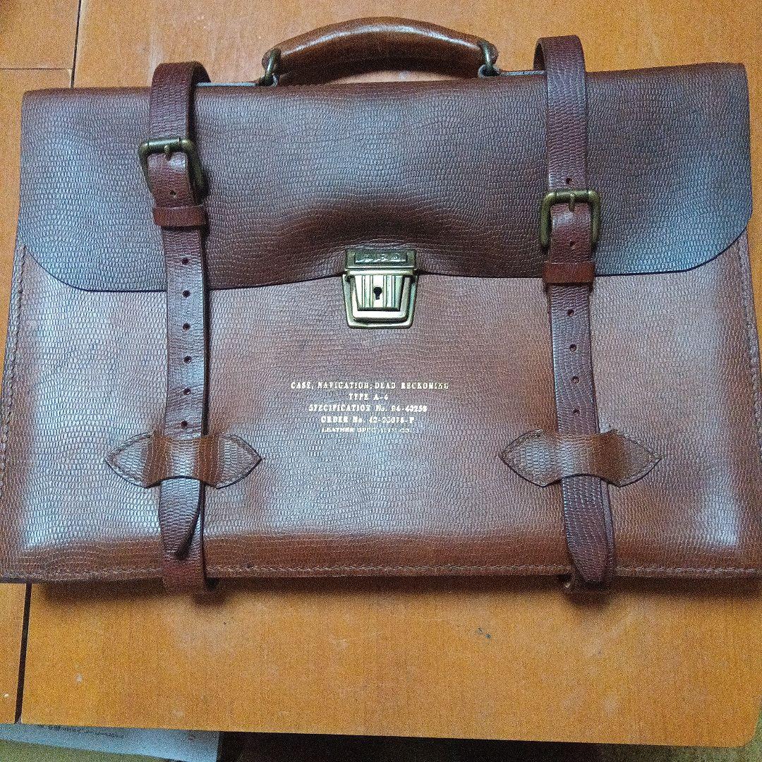 ブラウンレザー USAAF カバン、