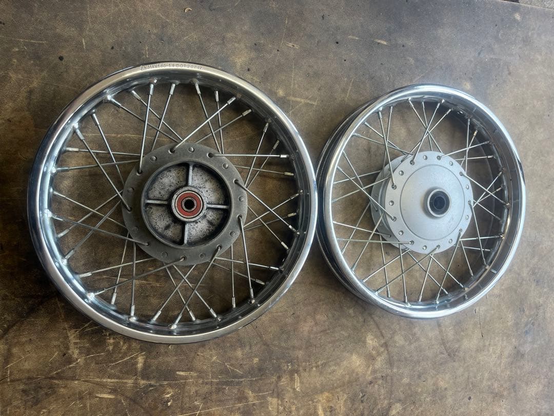 2.75-14 タイヤホイール　カブAA04 JA10 AA08 JA43 カブ