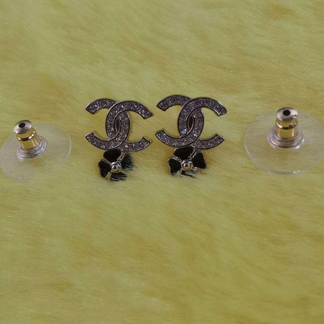 シャネル CHANEL CCロゴ クローバー ピアス