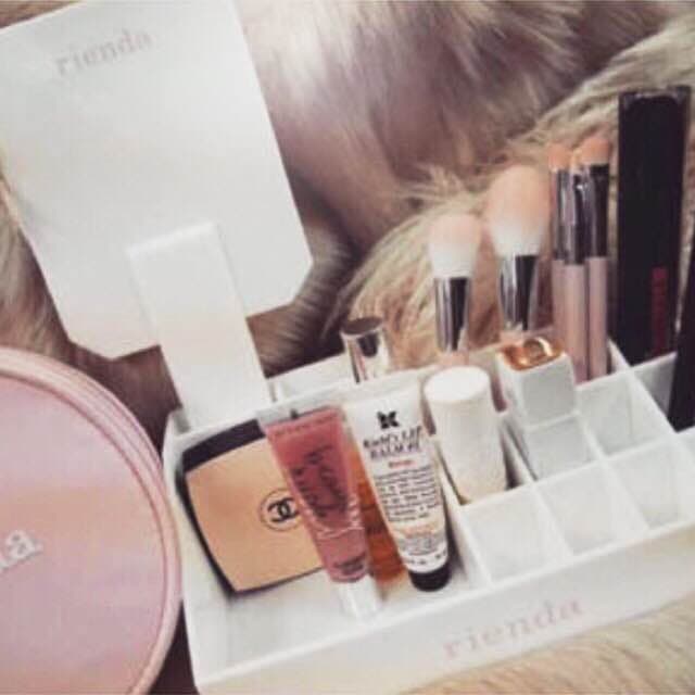 ノベルティ♥️rienda♥️ミラー付コスメスタンド♥️ブラシ付ポーチ２点セット