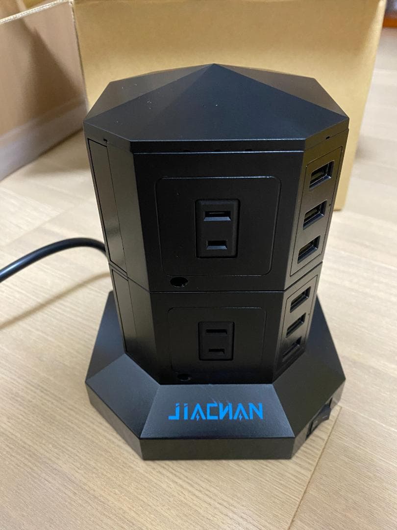 6USB 8コンセント 急速充電 雷ガード 過負荷保護 電源タップ タワー式