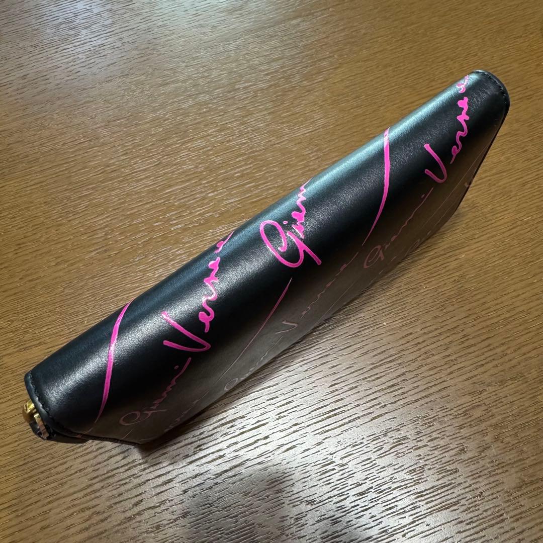 ヴェルサーチ 総柄 ラウンドジップ 長財布 ブラック