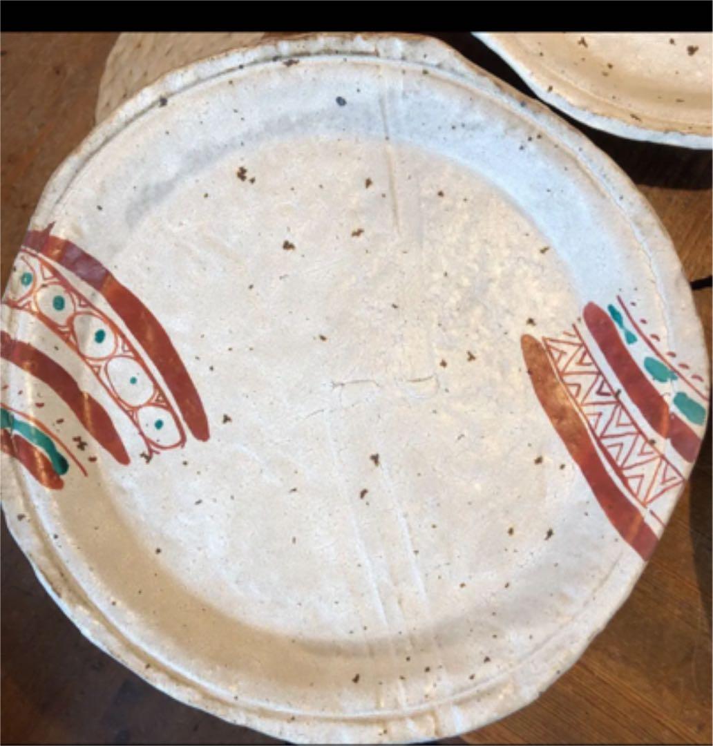 落ち着いた雰囲気の大きなお皿1枚