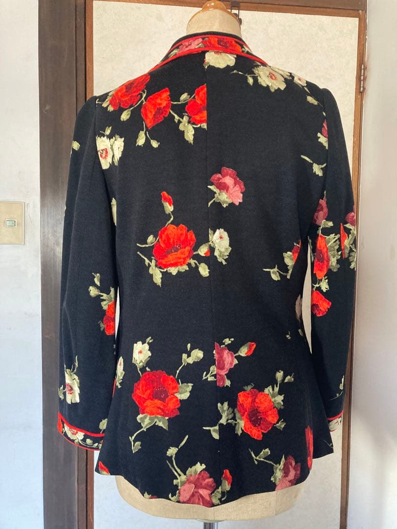 レオナール 花柄テーラードジャケット