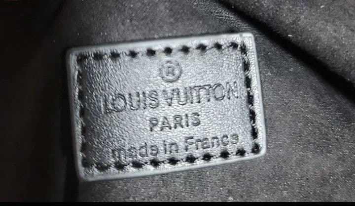 Louis Vuitton ルイヴィトン チェーン ショルダーバッグ【黒】