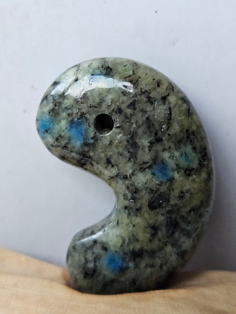 世界2高峰　K2 ブルー勾玉