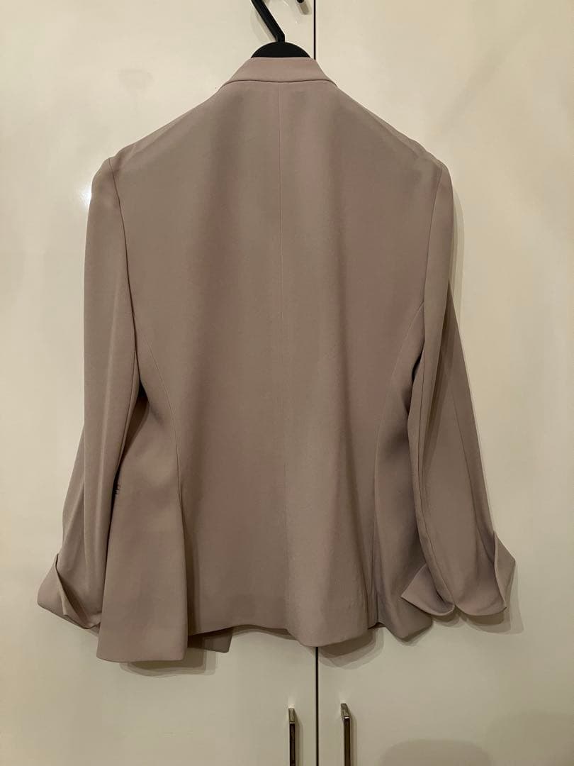セオリーリュクス　ベージュ ノーカラージャケット38