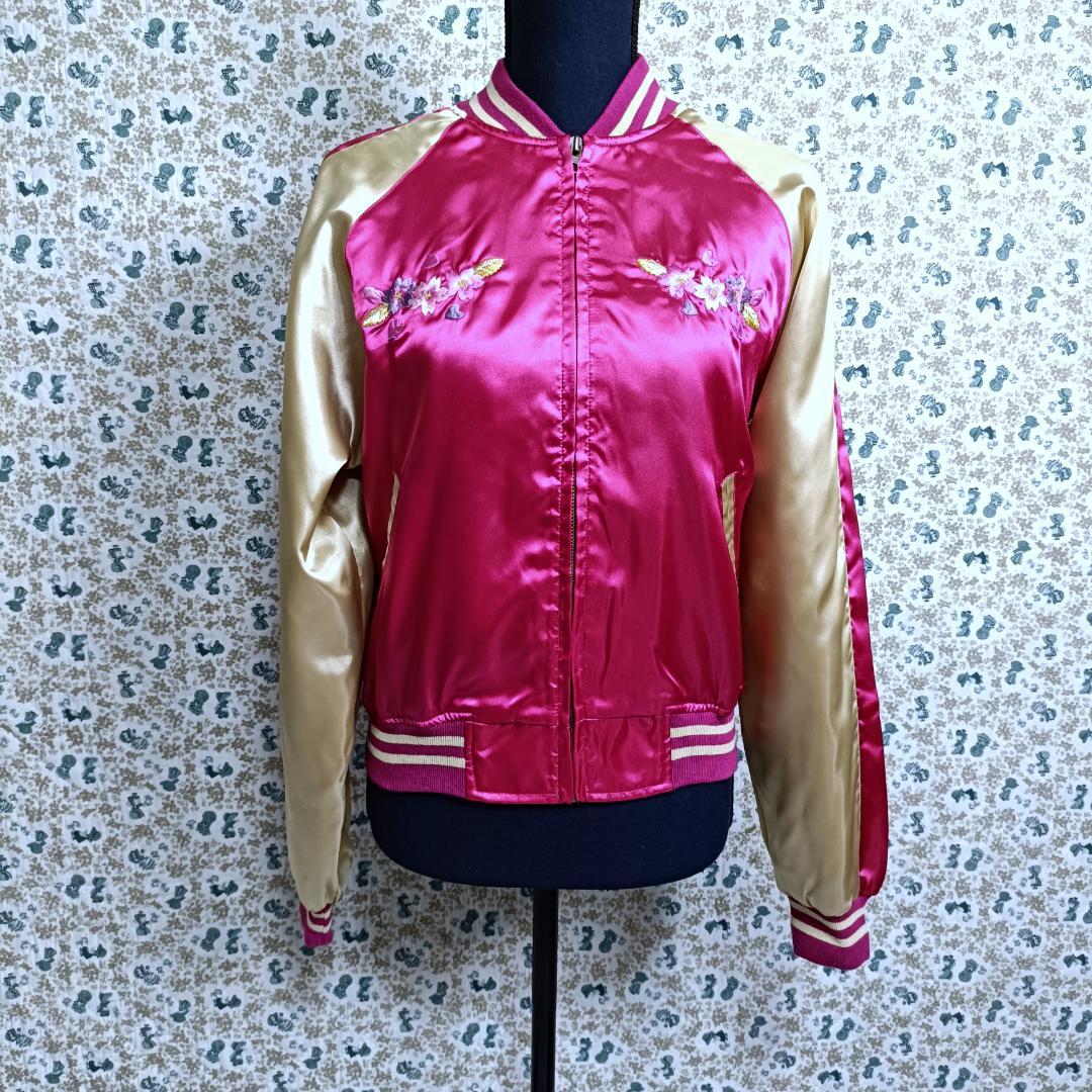 Hello Kitty☆キティちゃん　スカジャン　刺繍　桜　山　ピンク　金　Ｍ