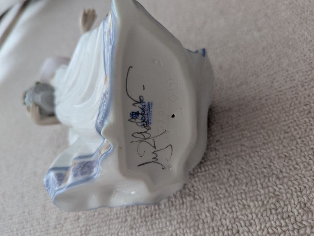 リヤドロ　LLADRO　春の花かご　サイン入り　置物　陶磁器