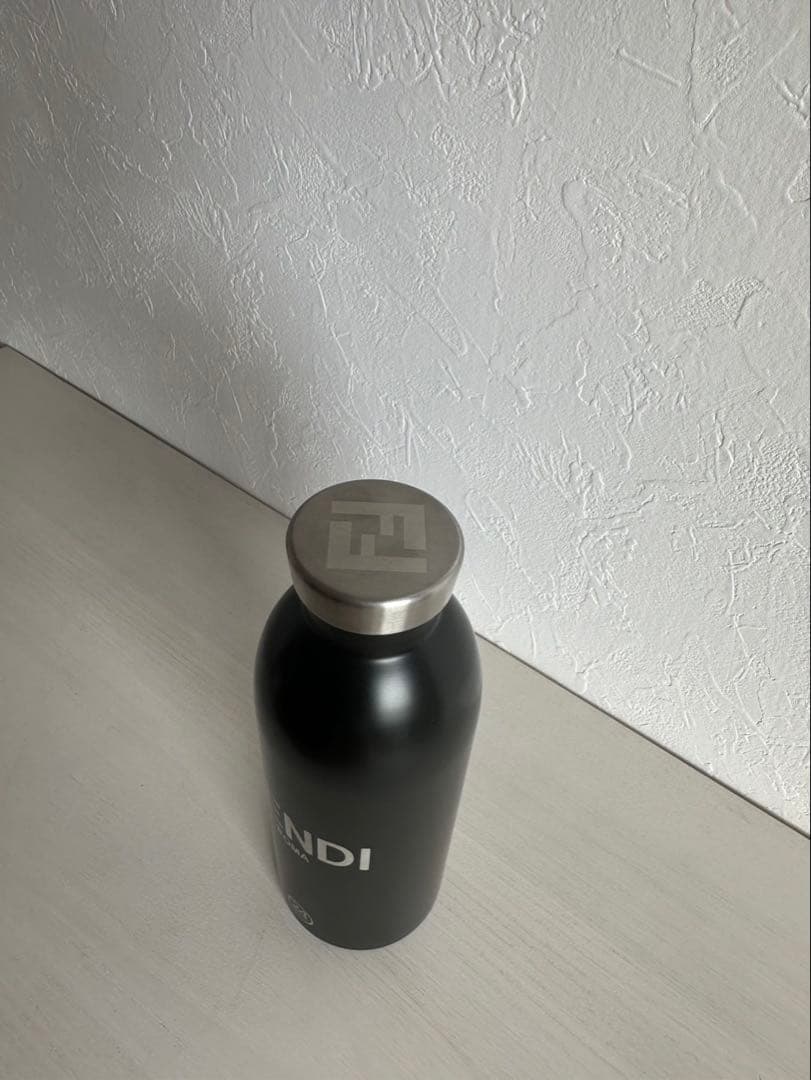 【新品未使用】FENDI ROME ステンレス水筒 黒・金