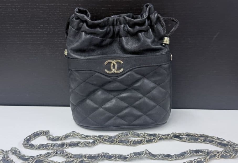 し*ん様 CHANEL ブラック キルティング ショルダーバッグノベルティ-