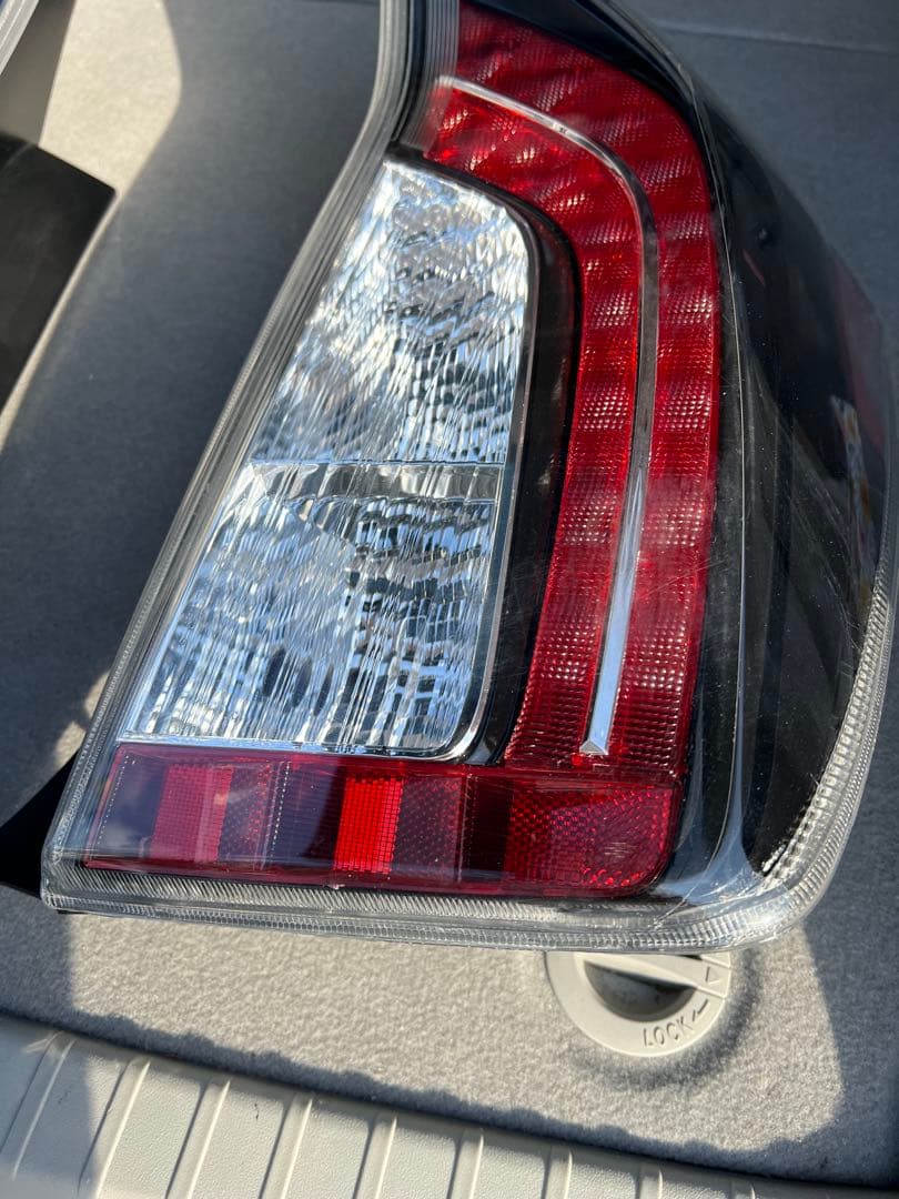 30プリウス　テールランプ　US仕様