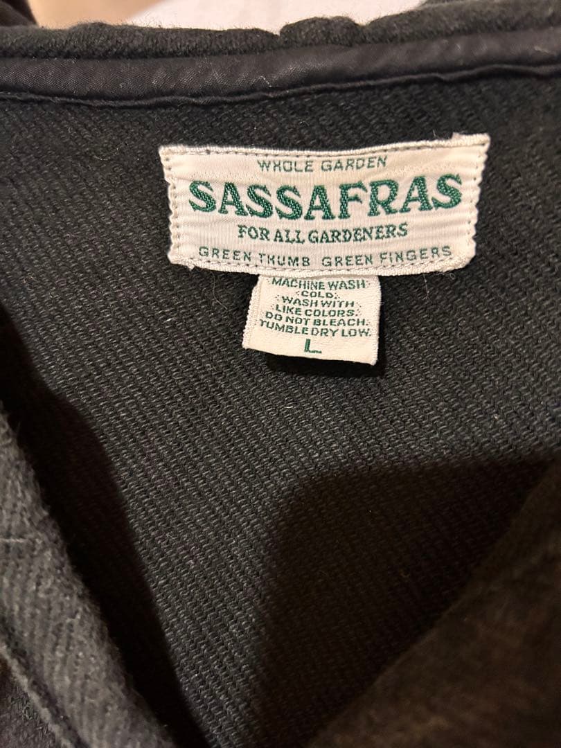 トップス SASSAFRAS Leaf Pruner Shell Bud Half