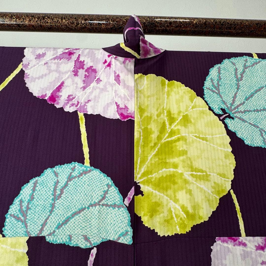 超美品　正絹　現代　振袖　小紋柄　成人式　着物　正絹　167 濃紫　水色　蓮葉