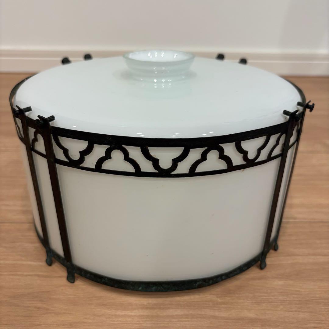 昭和レトロ 金属製飾枠 乳白ガラス ミルクガラス ペンダントライト 電笠 電傘