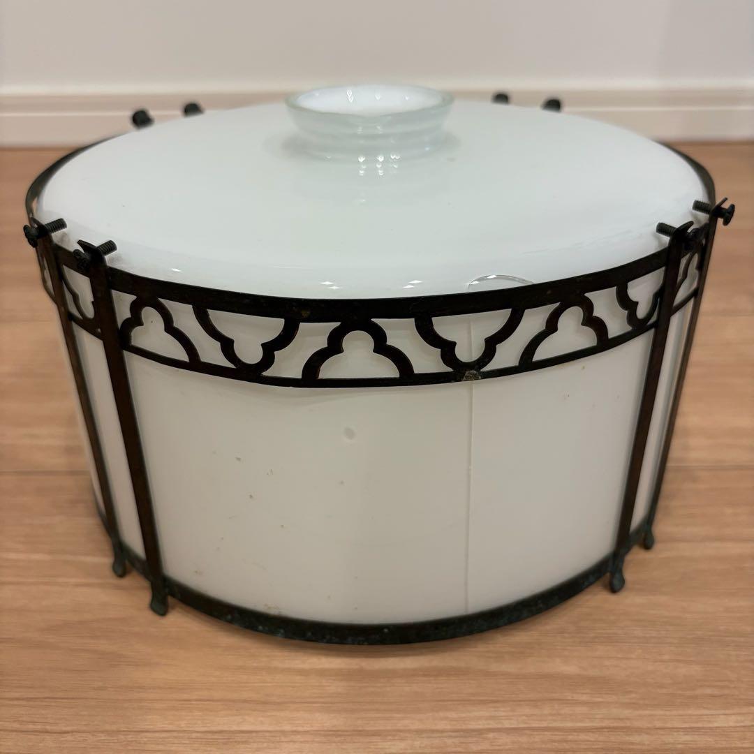 昭和レトロ 金属製飾枠 乳白ガラス ミルクガラス ペンダントライト 電笠 電傘