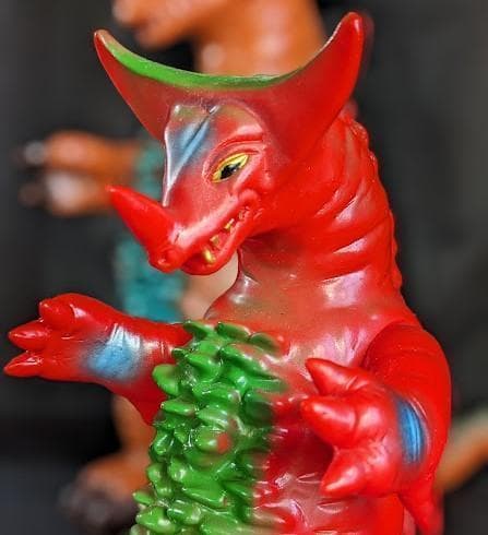 ジャイアント＆スタンダード・ゴモラ（ブルマァク復刻）ソフビフィギュア２体セット