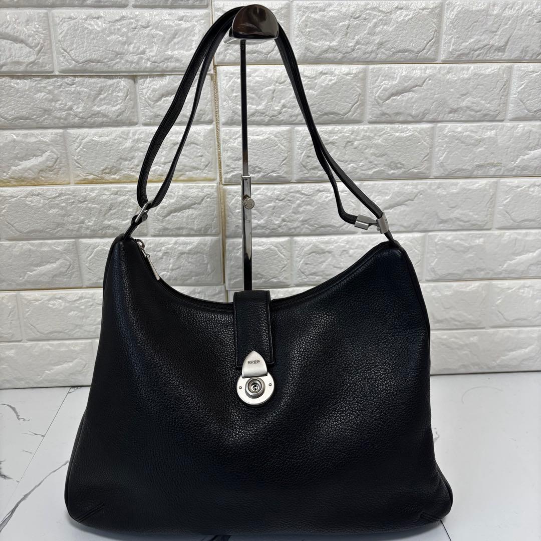 BREE✨レザー　ワンハンドル　ショルダーバッグ　ホーボー　シボ革　ターンロック