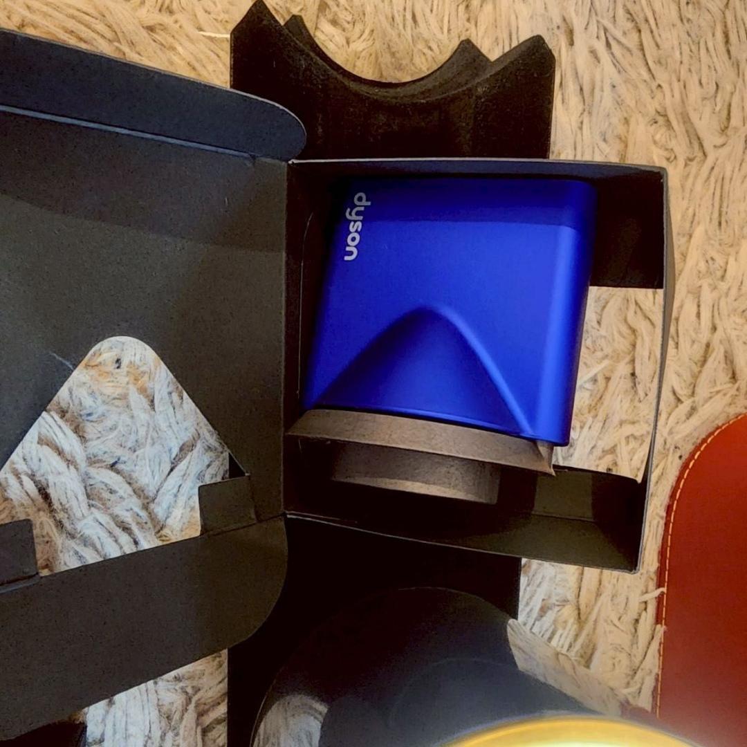 ほぼ新品 希少 限定カラー Dyson Supersonic ヘアードライヤー