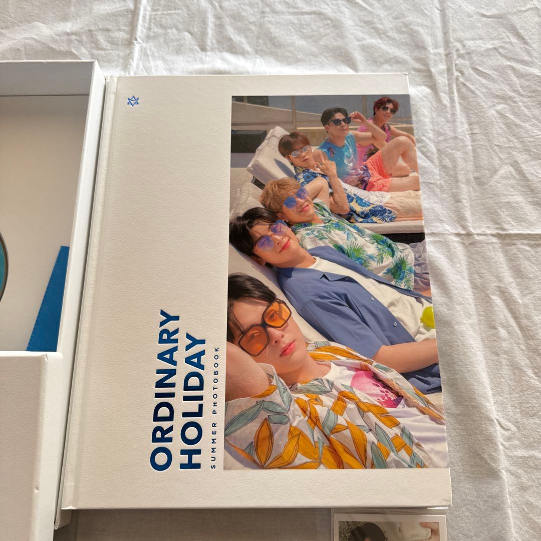 ASTRO公式グッズ　写真集　　　　ORDINARY HOLIDAY 美品