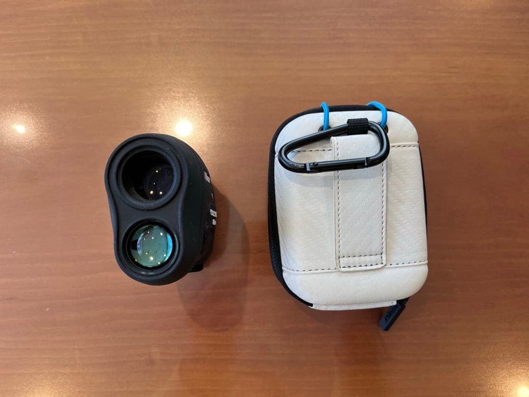 Nikon COOLSHOT 80i VR レーザー距離計、専用ケース付き。