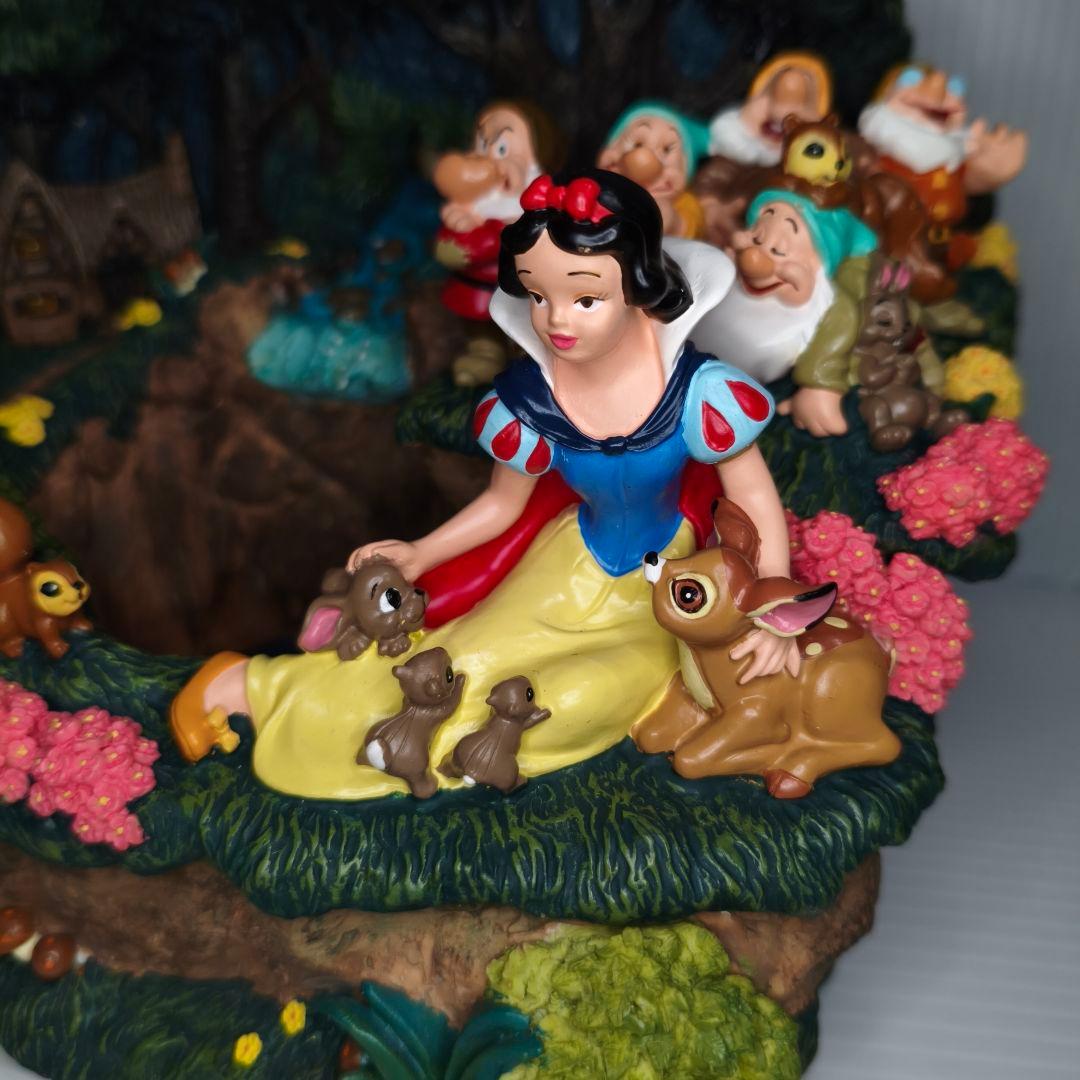 電灯動作◎✨白雪姫と7人のこびと 置物 ジオラマ ディズニーストア