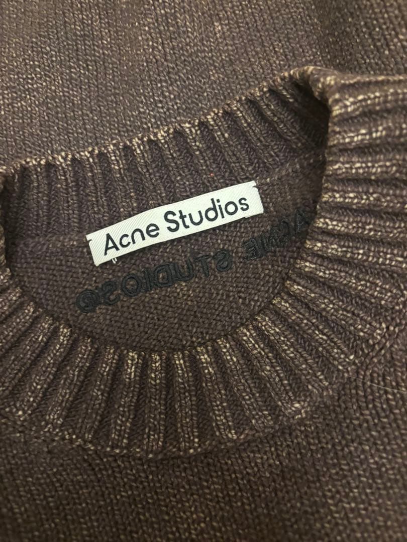 アクネストゥディオズ　クルーネックニット