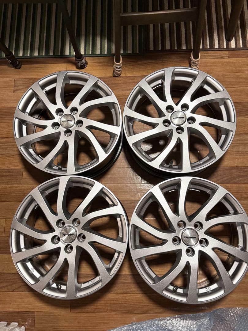 LA STRADA TIRADO Epsilon 16インチホイール ナット付き