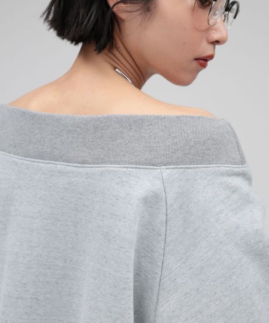 【oll】＜別注＞ZIPスウェット　オフショルダー