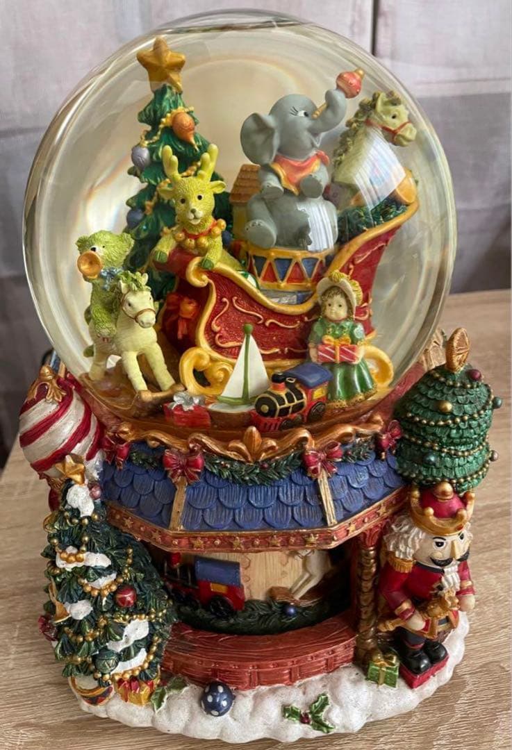 スノードームクリスマス 置物 飾り物