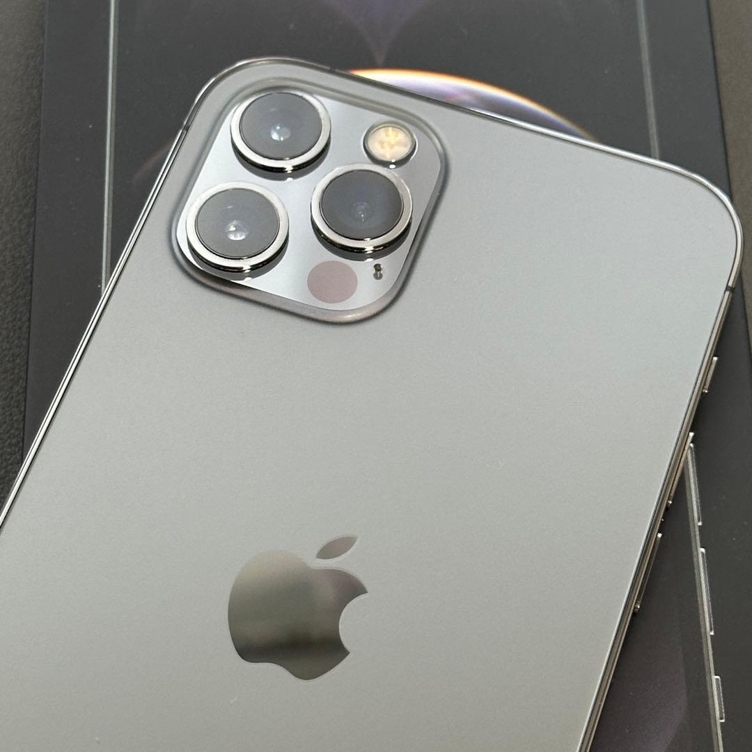 美品 Apple iPhone 12 Pro 256GB RIMOWAケース