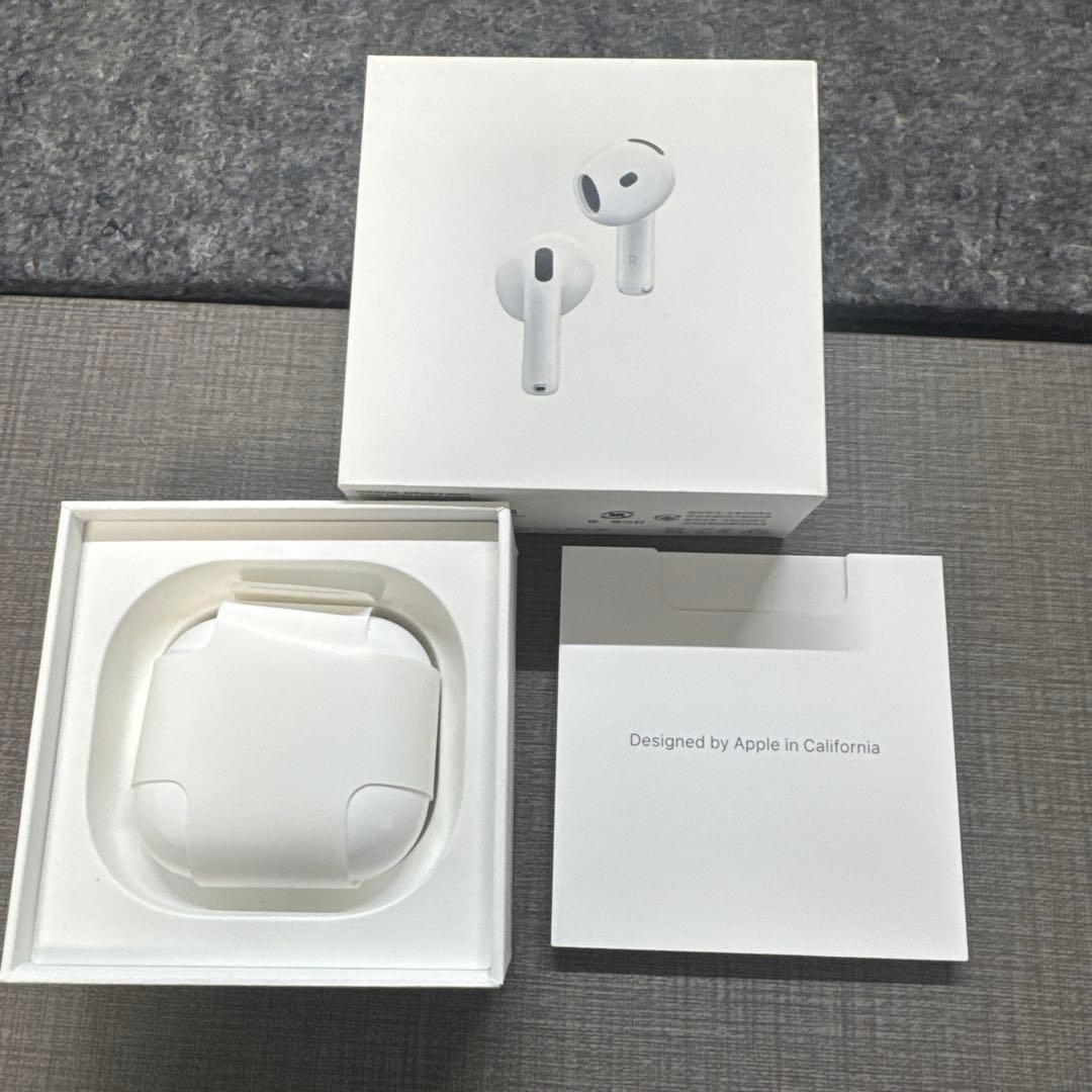 Apple AirPods 4 美品ノイズキャンセリング搭載 第四世代