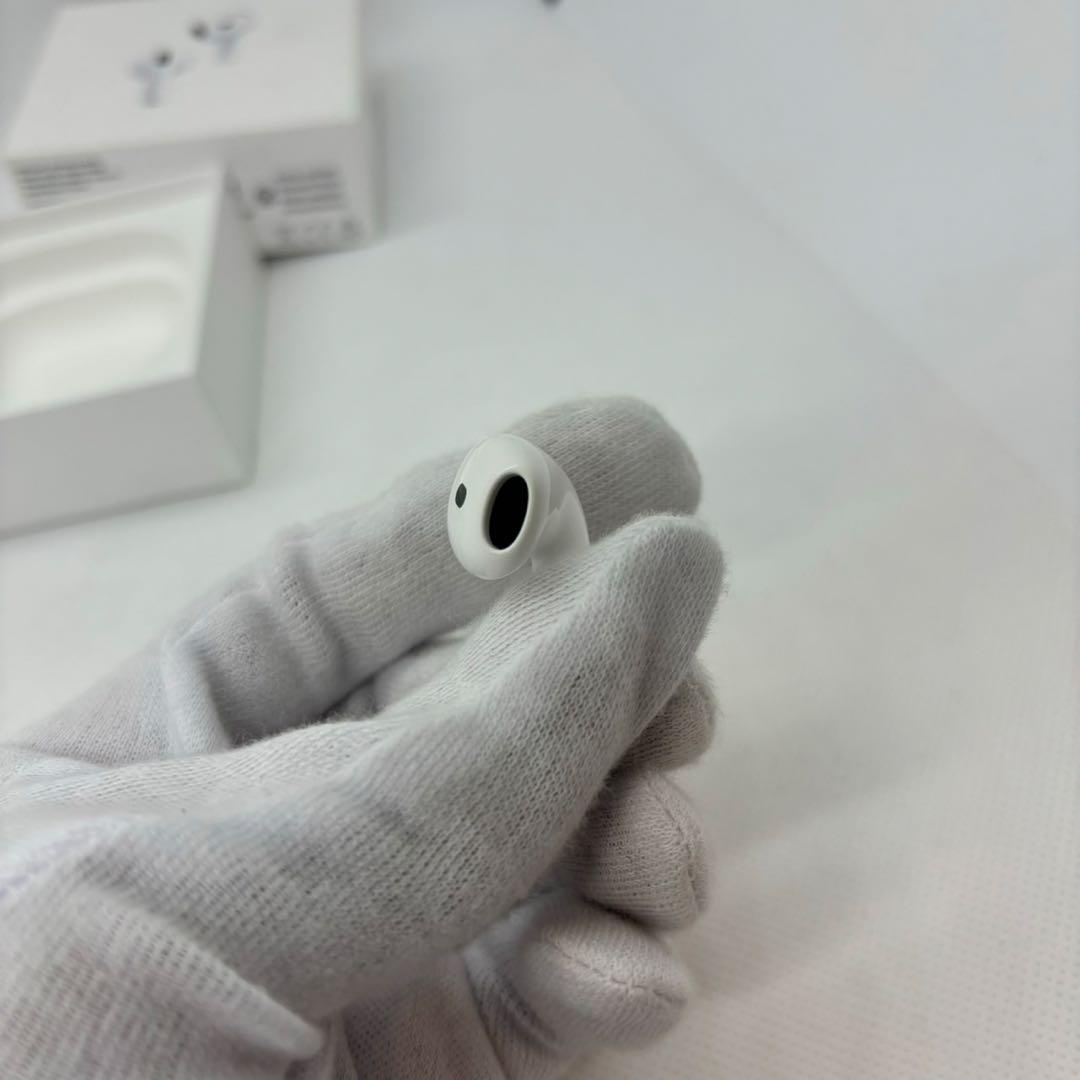 AirPods 4 アクティブノイズキャンセリング搭載 刻印有