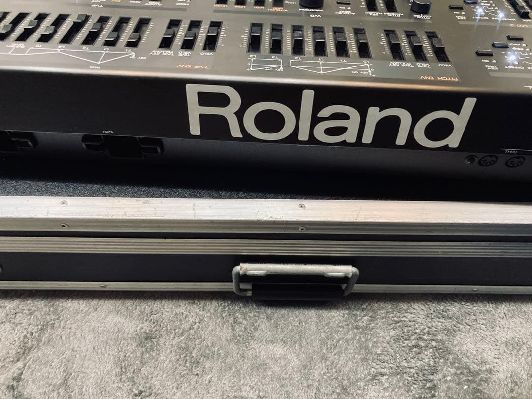 Roland JD-800 シンセサイザー メンテナンス済 ハードケース付き