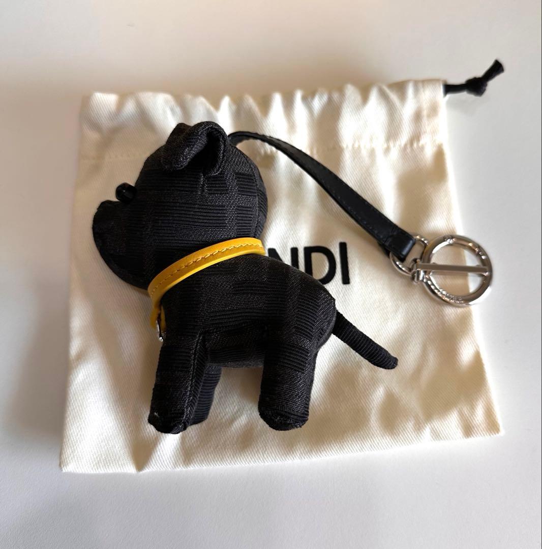 【美品】FENDI フェンディ ドッグ チャーム 箱あり
