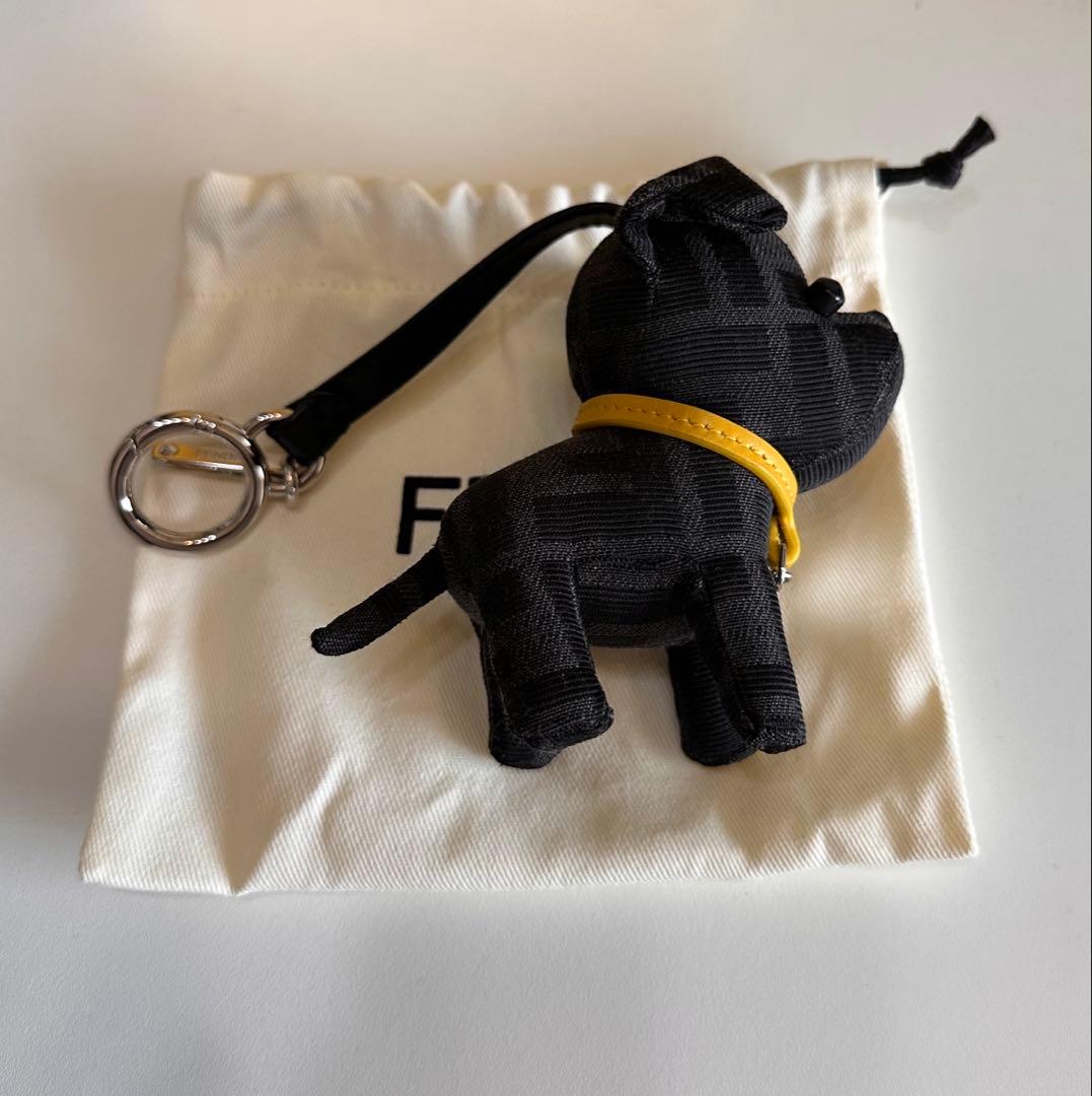 【美品】FENDI フェンディ ドッグ チャーム 箱あり
