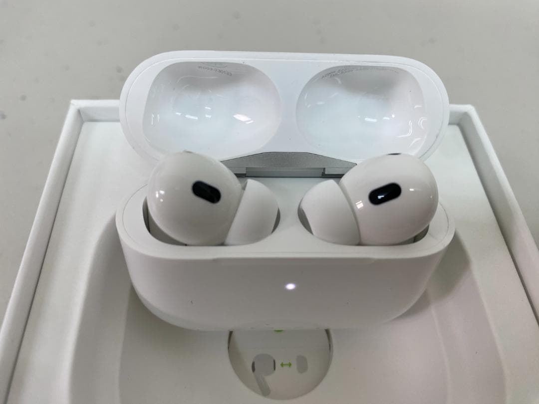 美品 AirPods Pro（第2世代）USB-C MTJV3J/A エアポッズ