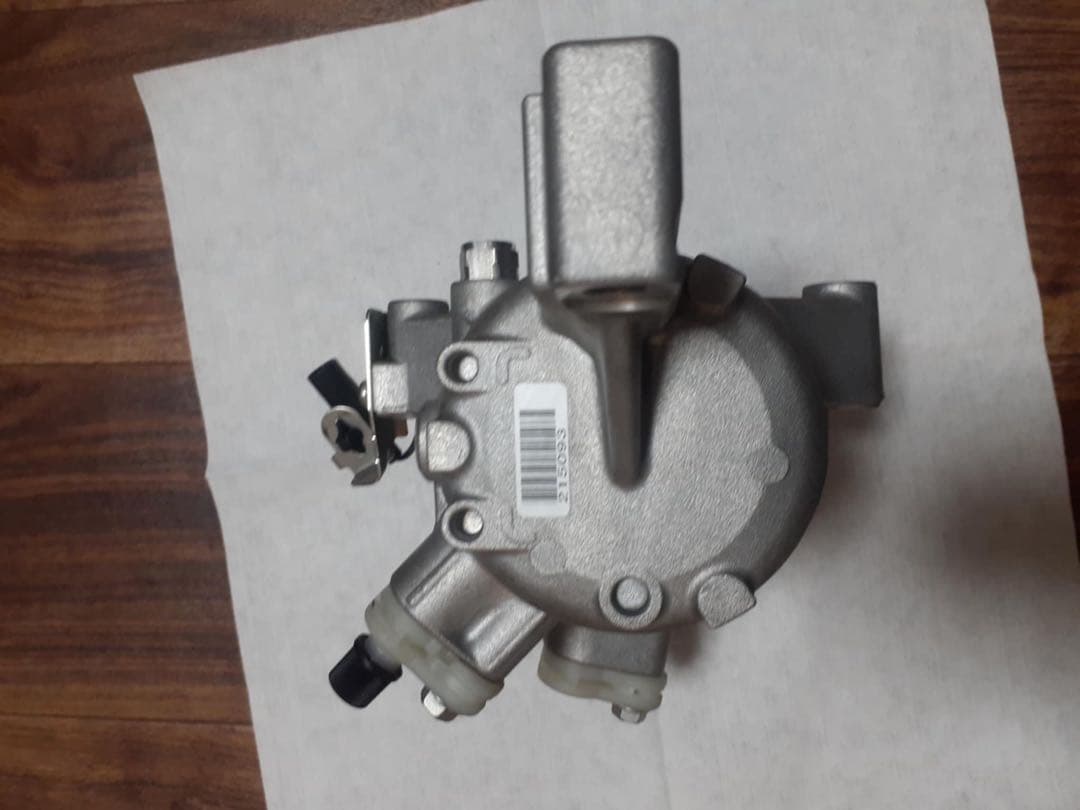 スズキ純正MA37Sソリオエアコンコンプレッサー