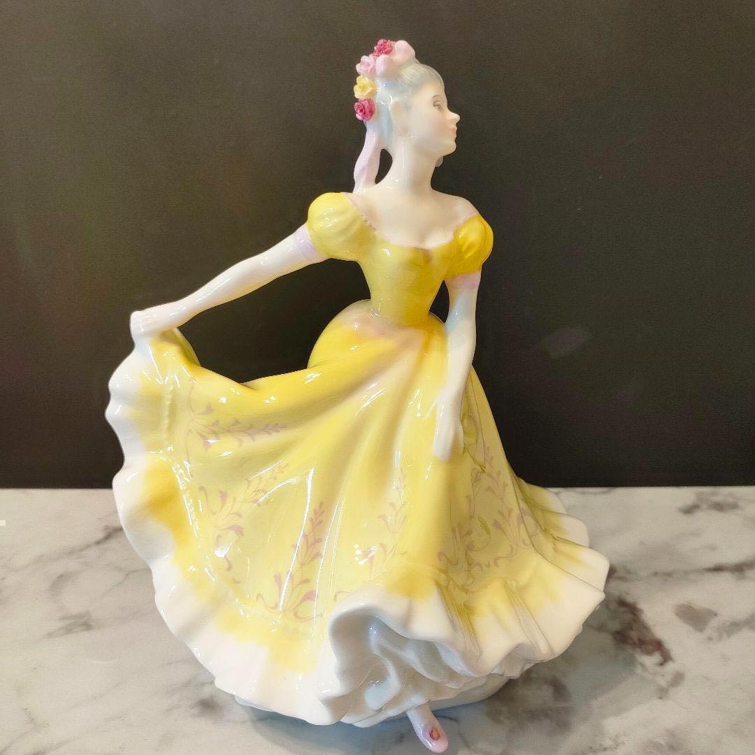 ロイヤルドルトン ニネット 陶器 エレガント ダンス ハンドペイント 人形 置物