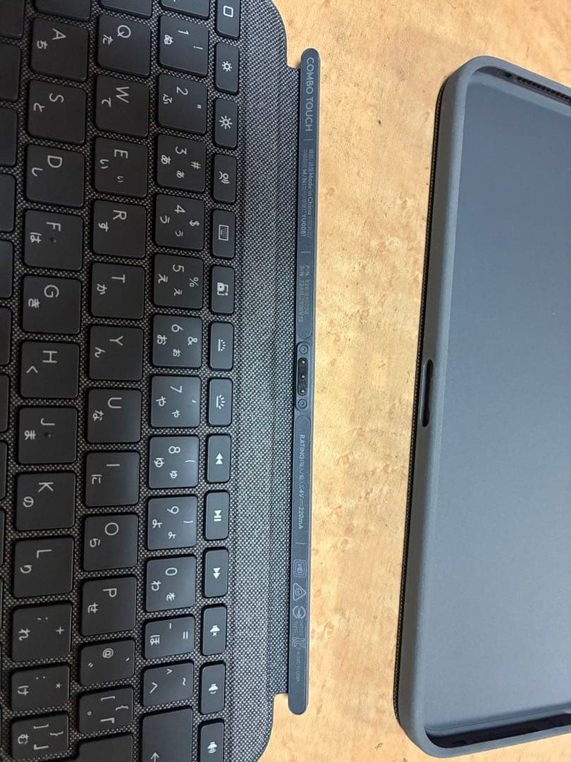 【美品】Logicool Combo Touch（第10世代用iPad用カバー）