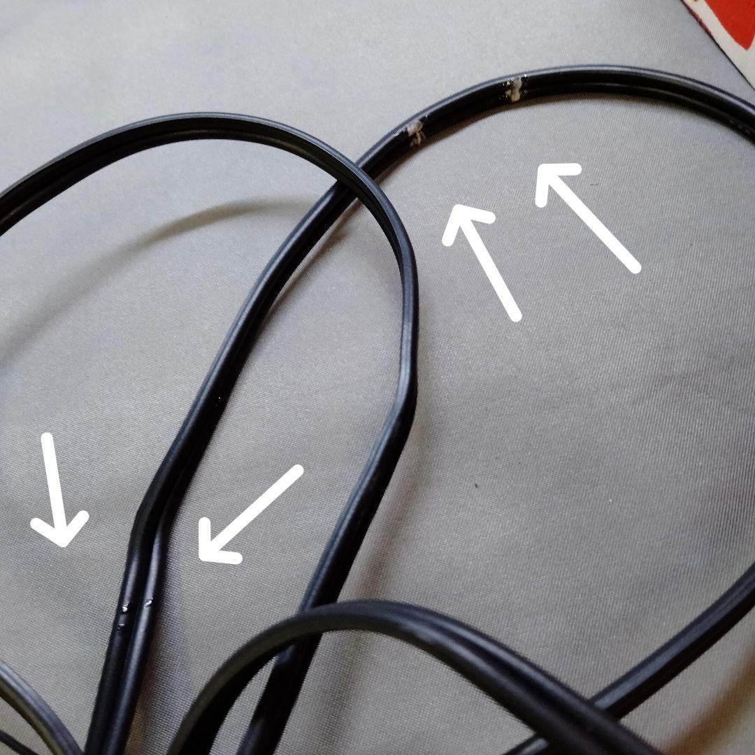 煙突から顔をのぞかせるサンタクロース　サンタ　クリスマス　ディスプレイ