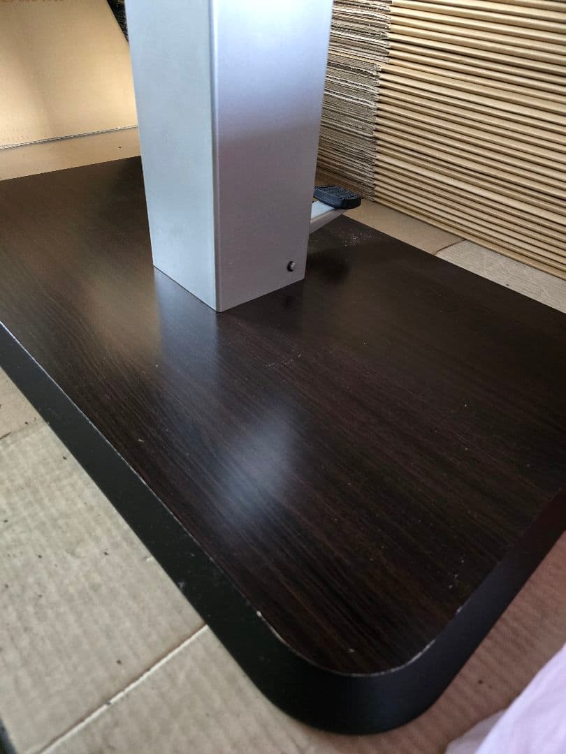 ニトリ. 昇降式ダイニングテーブル