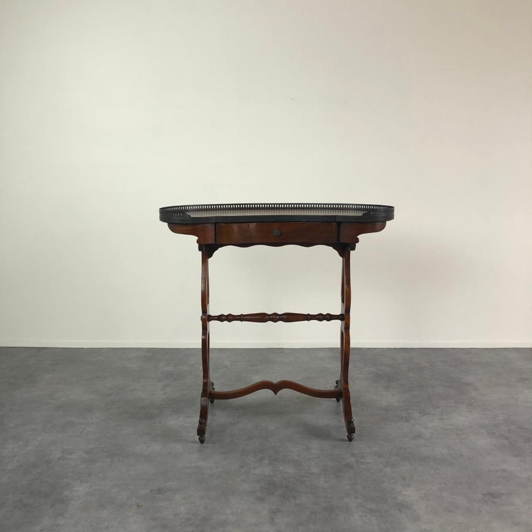 セオドア・アレキサンダー　オケージョナルテーブル