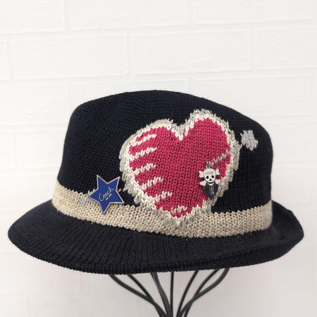 156○ COACH ハート刺繍のニットハット