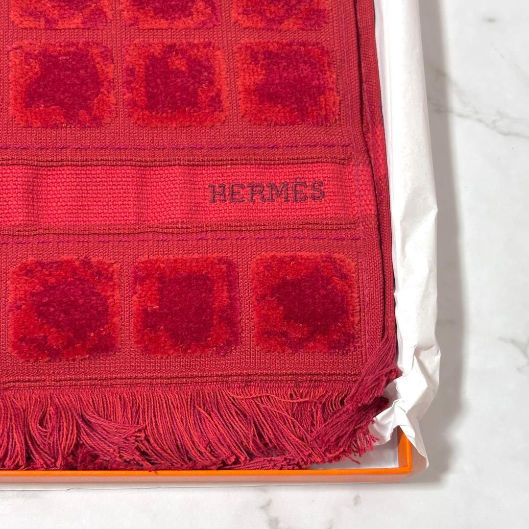 【新品タグ付き箱付き】エルメス フェイスタオル レッド 未使用品