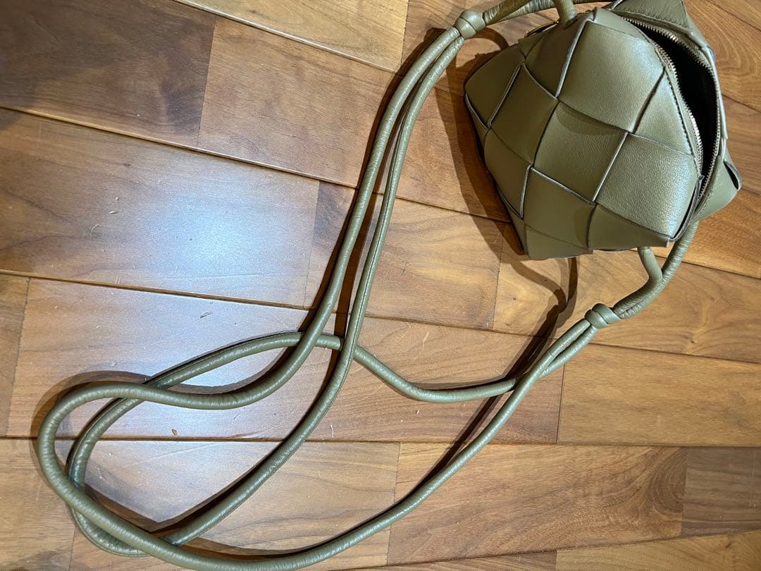 BOTTEGA VENETA カメラカセットバッグ