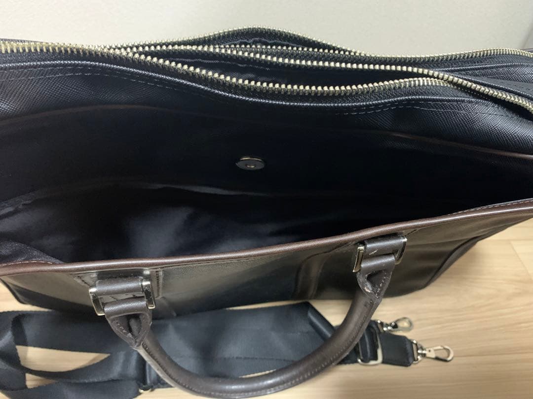 美品＊ビジネスバッグ LAGASHA ラガシャ クアドロ 2way