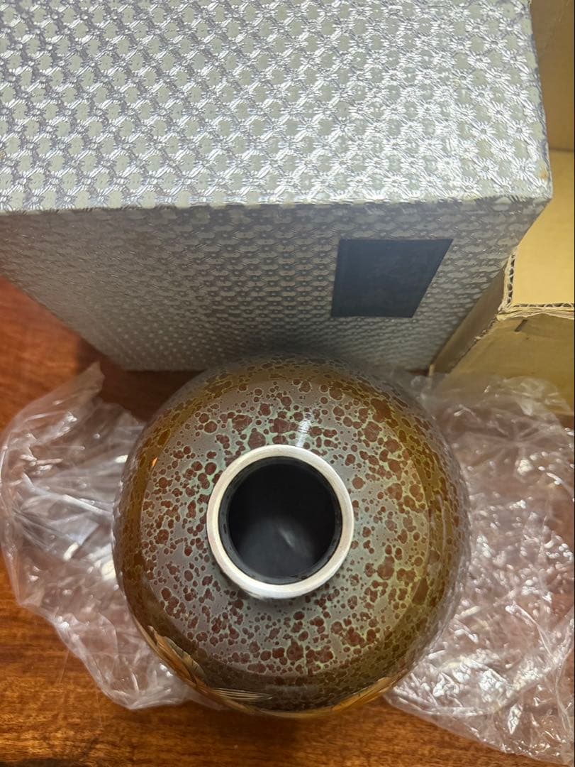 最高級　花瓶　美しい　凄い綺麗デザインです。セレブ　壺