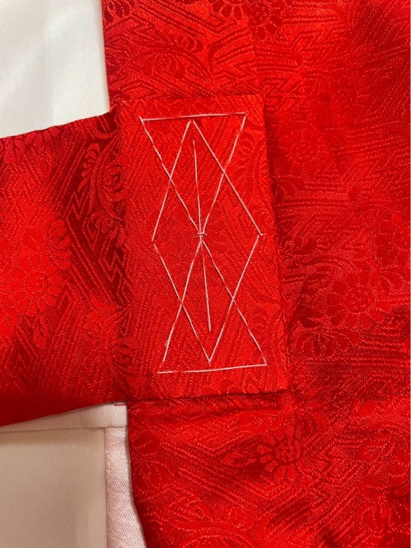 産着　女の子　正絹　ポリエステル　金駒刺繍　絞り　高級　赤　長襦袢付き　地紋